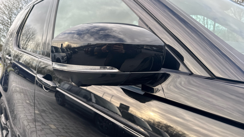 Land Rover Discovery 3.0 D300 Dynamic HSE 5dr Auto Diesel Station Wagon